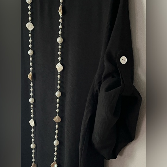 Women’s Short Sleeve Blouse With Back Button Details NWOT - Picture 8 of 10